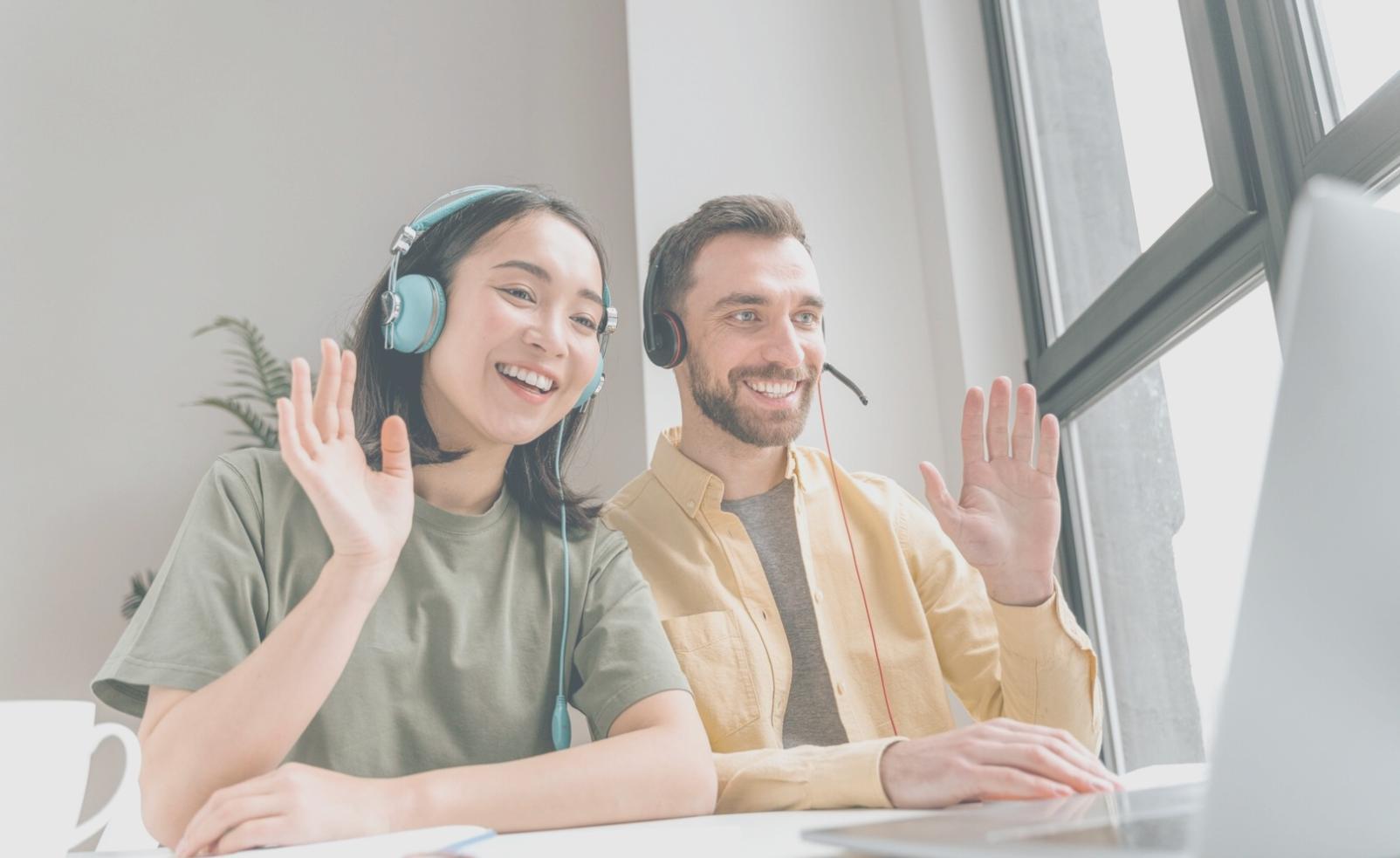 Studenti durante sessione di analisi narrativa